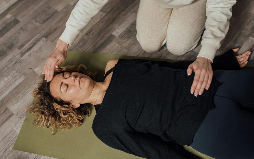 Sanación Energética e Imposición de Manos vs Reiki: Diferencias