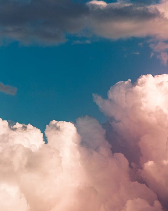 Cómo disolver lazos kármicos — liberación espiritual de patrones repetitivos